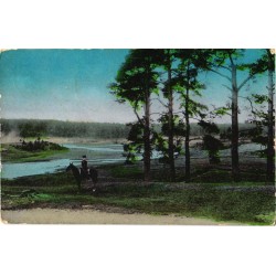 Tsaari aegne ratsanik jõega maastikul, enne 1912