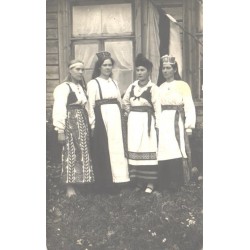 Saaremaa, Pöide naised...